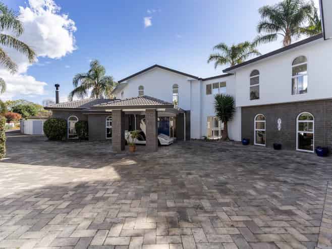 8 Motuora Road, Manly