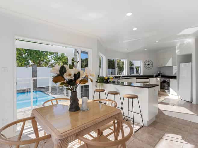 8 Motuora Road, Manly
