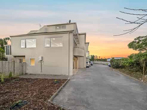 4/70 Raleigh Road, Northcote