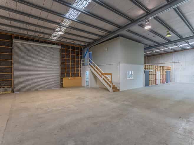 Substantial Freehold Unit - Priced to Sell!