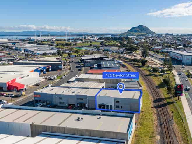 Substantial Freehold Unit - Priced to Sell!