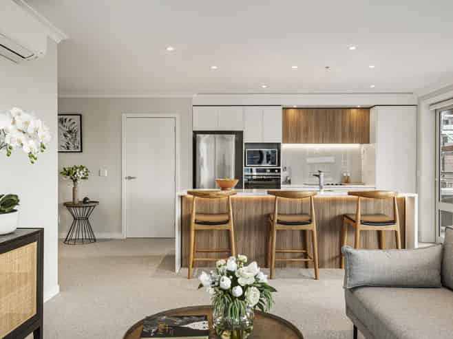 11 Commodore Drive, Lynfield