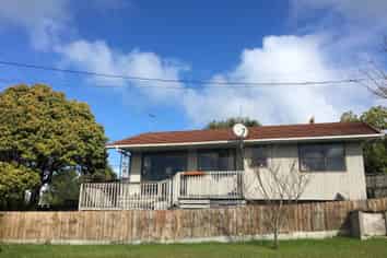 12A Kauri Road, Stanmore Bay