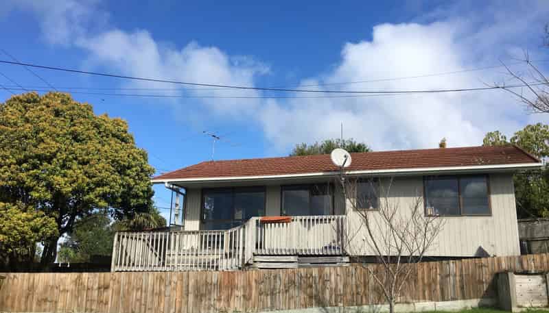 12A Kauri Road, Stanmore Bay