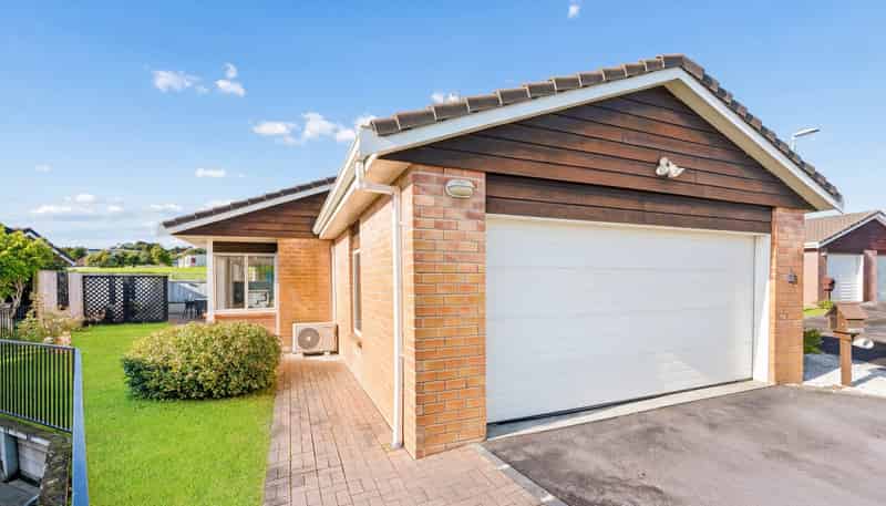 57 The Grove, Red Beach