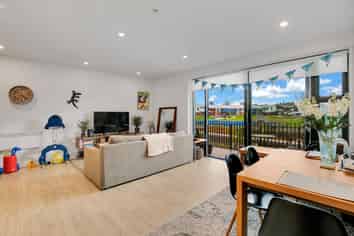 102/10 Awataha Drive, Northcote