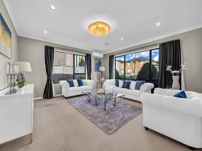 8 Listack Drive, Flat Bush