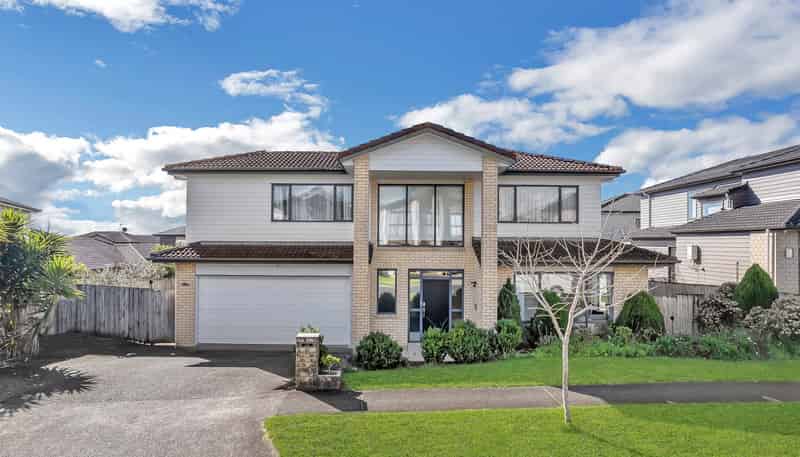 8 Listack Drive, Flat Bush