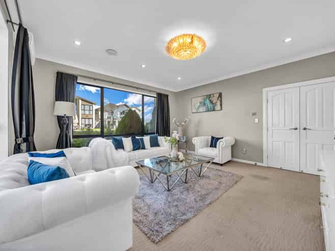 8 Listack Drive, Flat Bush