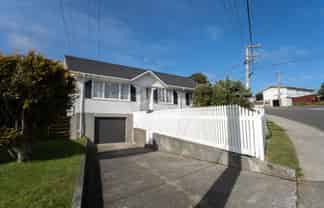 54 Mark Avenue, Paparangi