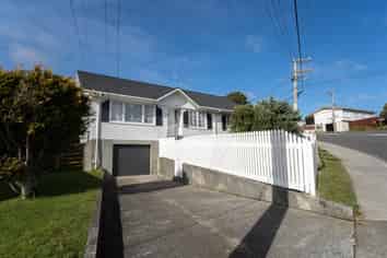 54 Mark Avenue, Paparangi