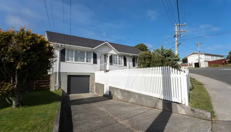54 Mark Avenue, Paparangi