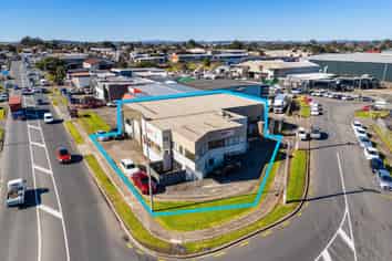 Freehold Corner Site, Dual Access 