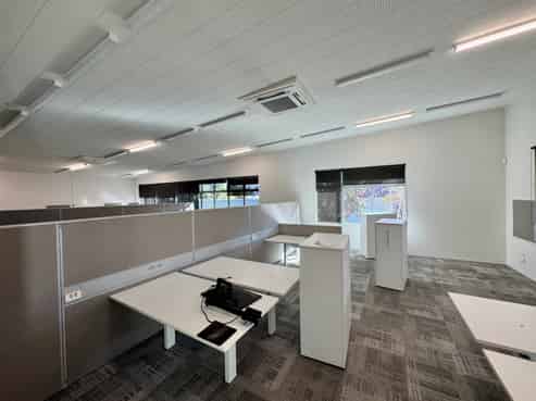 Quality offices with parking and profile