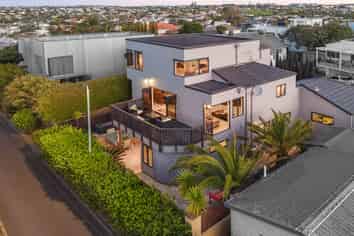 2/48 Te Arawa Street, Orakei