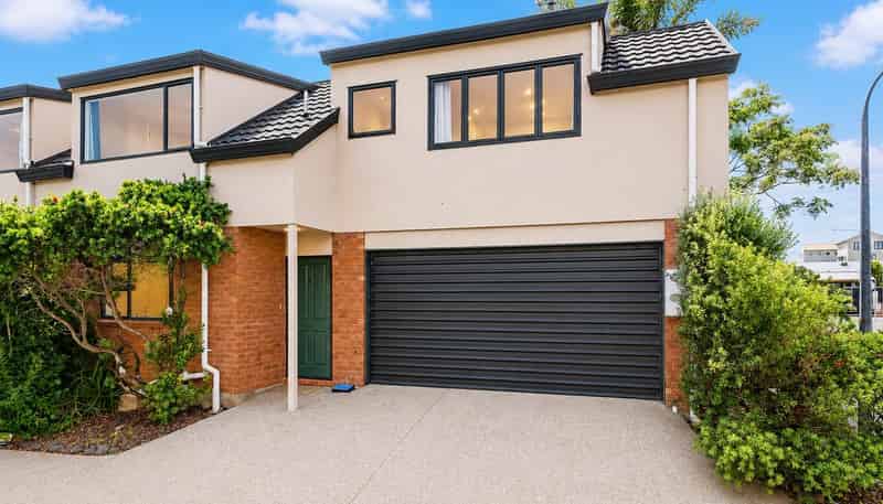 18/1 Melview Place, New Lynn