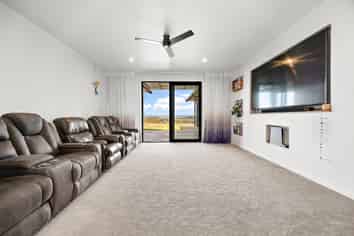 1088 South Head Road, Helensville