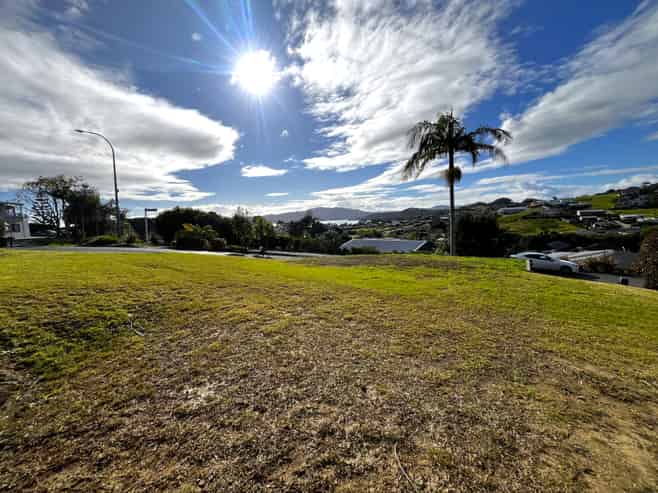 1 Hibiscus Avenue, Cable Bay