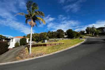 1 Hibiscus Avenue, Cable Bay