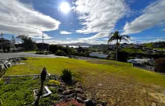 1 Hibiscus Avenue, Cable Bay