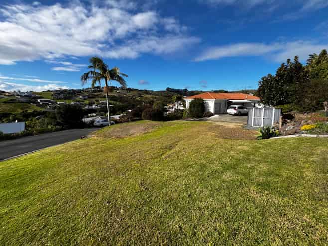 1 Hibiscus Avenue, Cable Bay