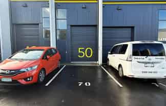 HIGH STUD INDUSTRIAL UNIT IN PRIME LOCATION
