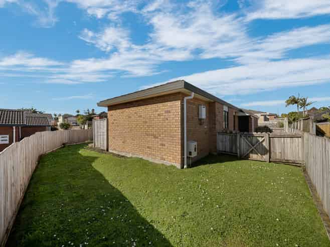 10/169 Sturges Road, Henderson