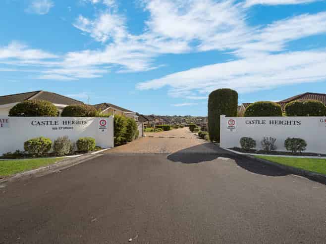 10/169 Sturges Road, Henderson