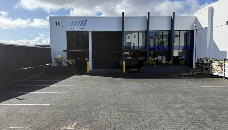 11 Binsted Road, New Lynn