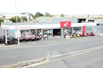 Rural Dealership + Freehold Site Since 1926!
