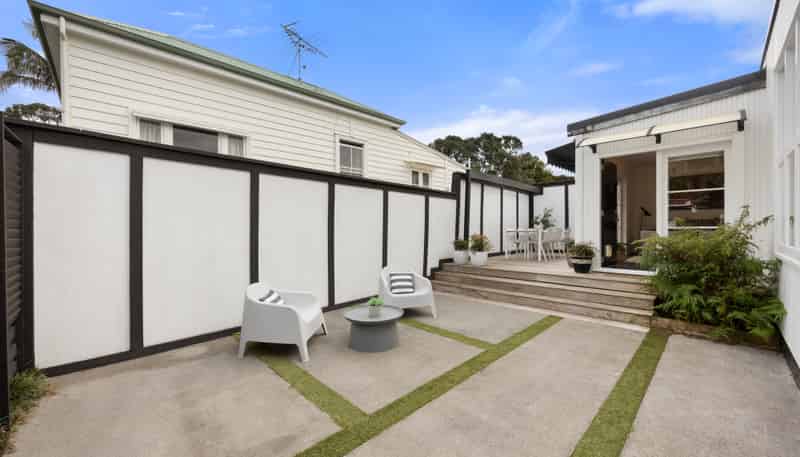 2/34 Clifton Rd, Herne Bay