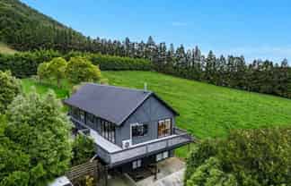 4 Kara Road, MAUNGATAPERE