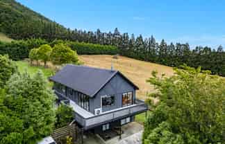 4 Kara Road, MAUNGATAPERE