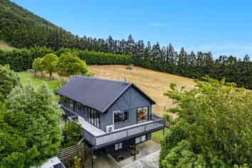 4 Kara Road, MAUNGATAPERE