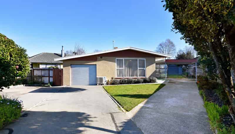 14 Tennyson Crescent, Stoke