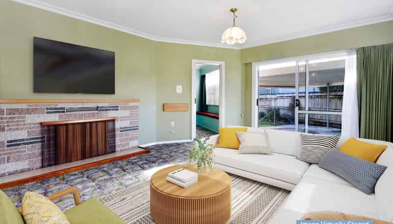 14 Tennyson Crescent, Stoke