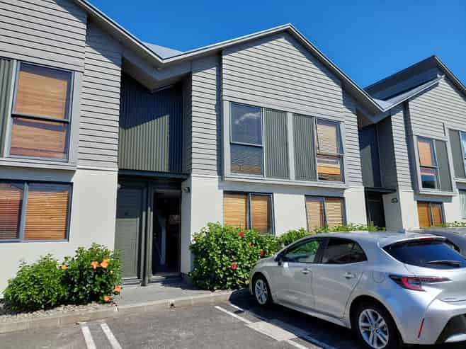 6/51 Ireland Road, Panmure