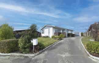 6 Hefford Place, Allenton