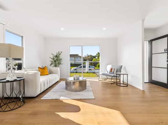 22 Chelburn Crescent, Mangere East