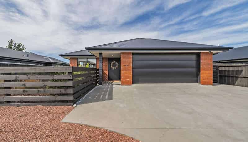 15 Cedric Place, Darfield