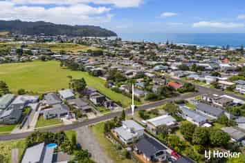 a/68 The Crescent, Waihi Beach