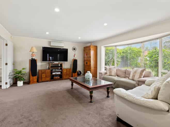 47 Alicia Road, Somerville
