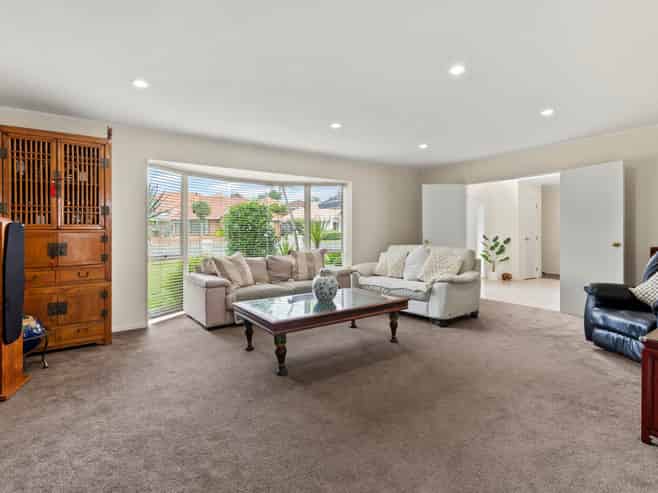 47 Alicia Road, Somerville
