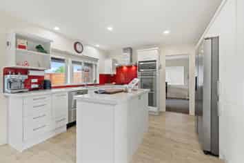 47 Alicia Road, Somerville