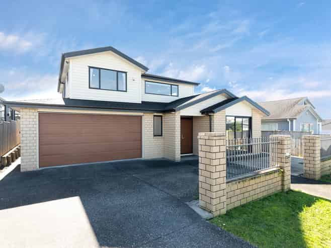 56 Taikura Avenue, Red Beach