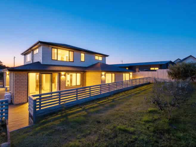 56 Taikura Avenue, Red Beach