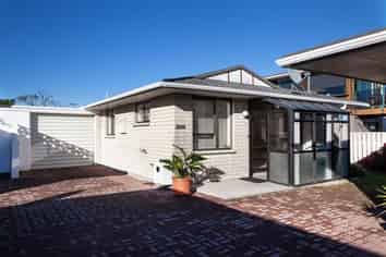 504 Devon Street East, Fitzroy
