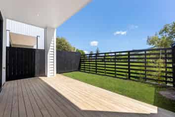 6/18 Albert Road, Kelston