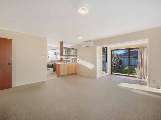 2/13 Northall Road, New Lynn