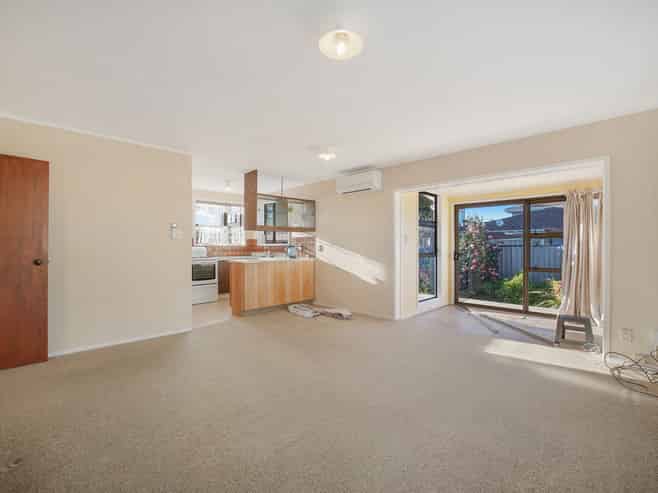 2/13 Northall Road, New Lynn